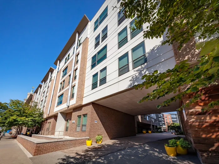 Exterior of The Pointe on Mass apartments on Massachusetts Ave Indianapolis
