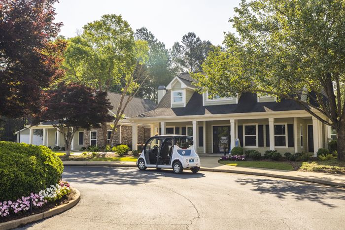 Leasing Office Exterior