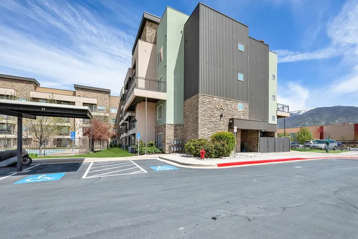 Legacy Crossing Apartments