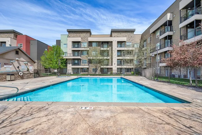 Legacy Crossing Apartments