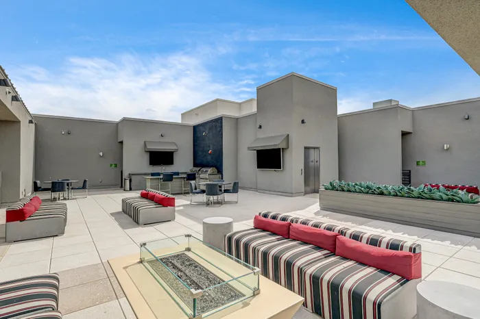 Rooftop Lounge