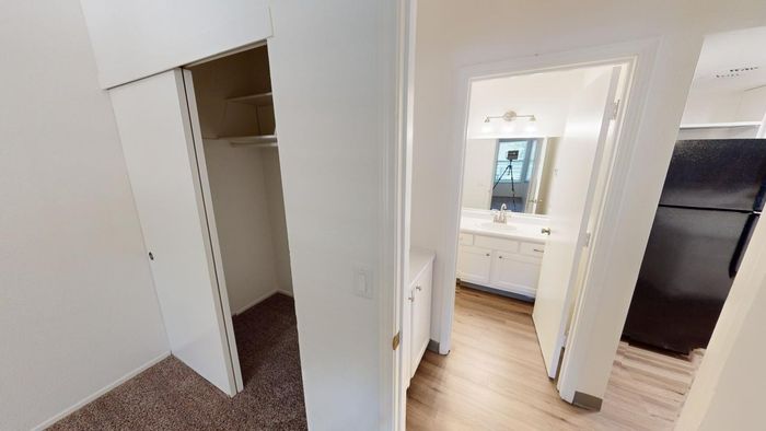Bedroom/Bathroom