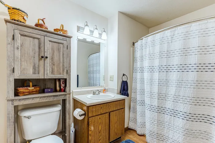 bathroom at aberwood apartments