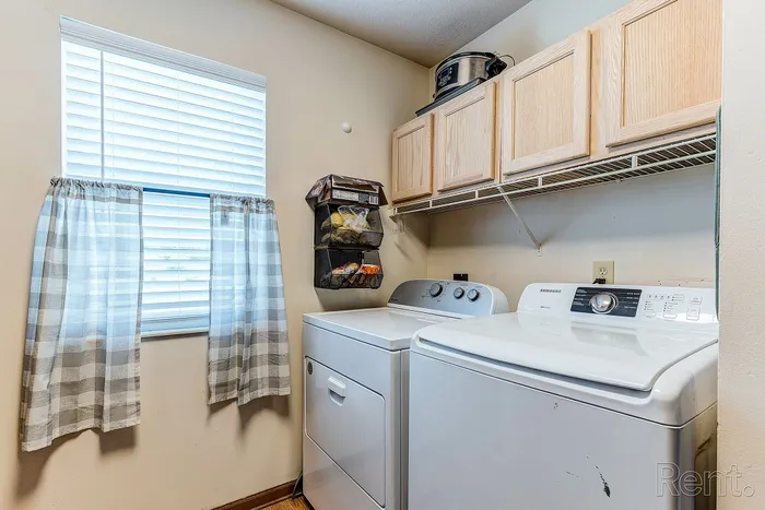 Washer and Dryer amberwood apartments
