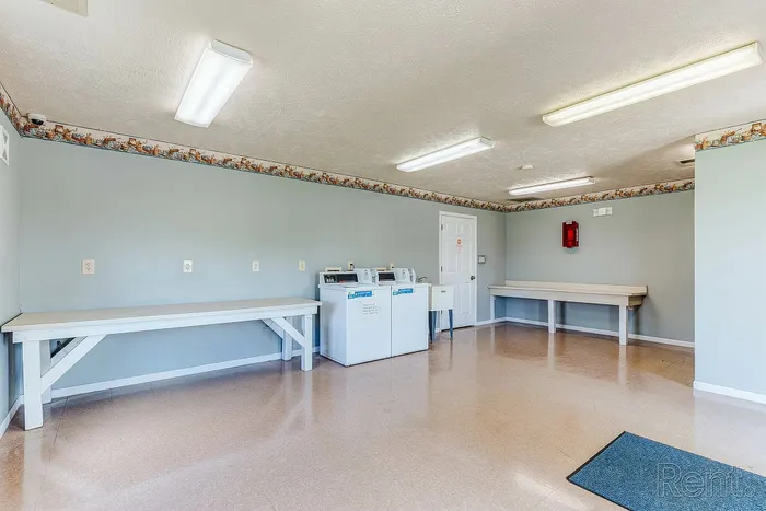 laundry room amberwod place aparments