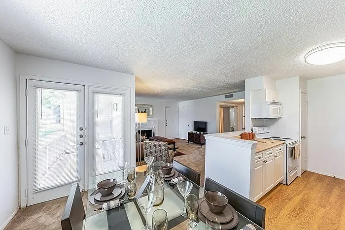 dining area at arbor creek apartments
