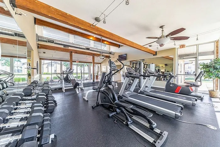 fitness center at arbor creek apartments