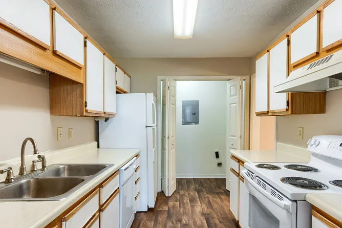 kitchen cottonwood apartment