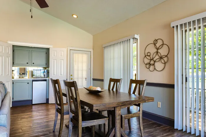 Clubhouse cottonwood