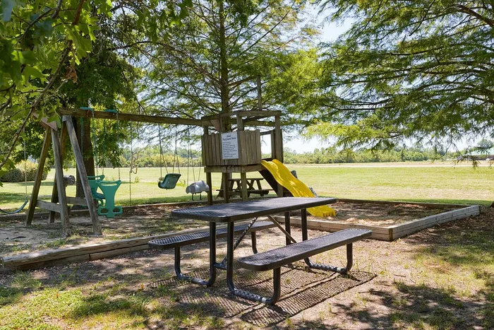 playground cottonwood apartments