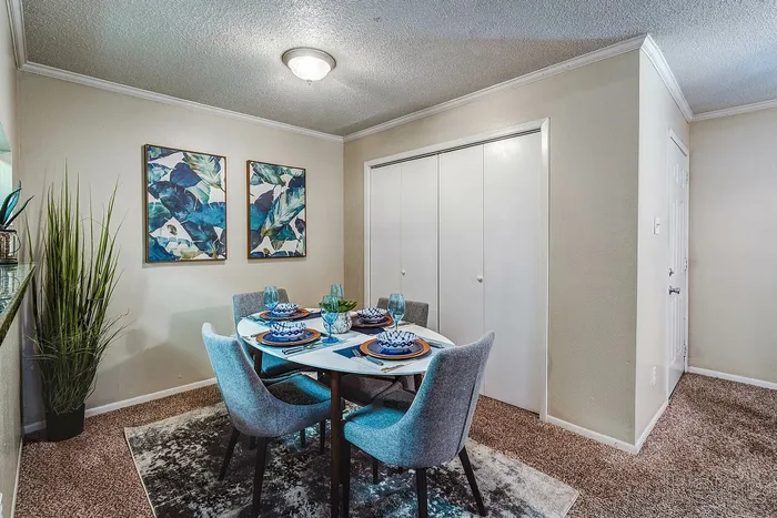 emberwood apartments dining area