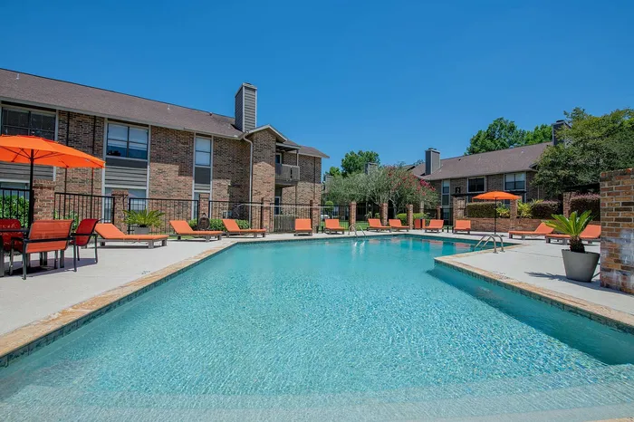 pool emberwood apartments