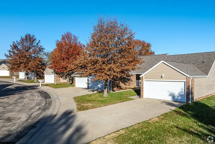 exterior apartment homes