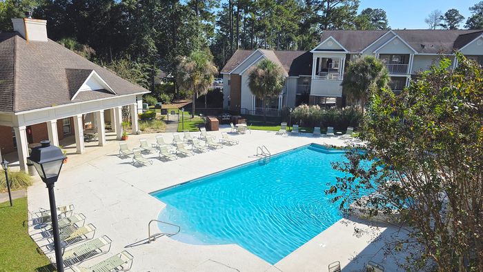 Staten Crossing - Outdoor Pool Area