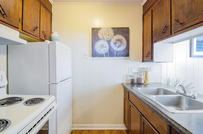 Willow Lake Apartments - Cozy Kitchen