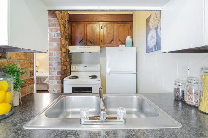 Willow Lake Apartments - Kitchen Interior