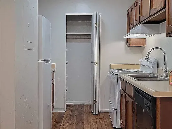 Indoor Pantano Villas