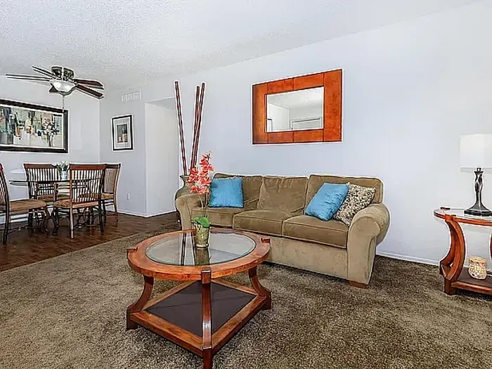 Indoor Pantano Villas