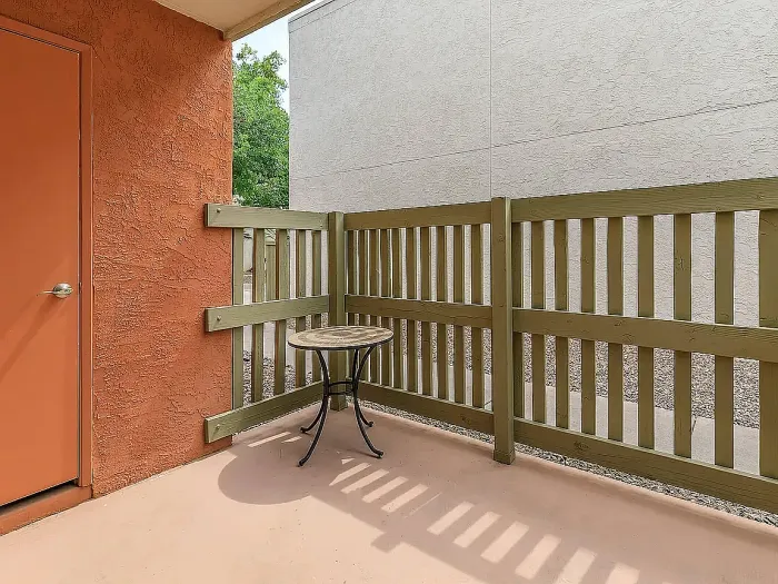 Indoor Pantano Villas