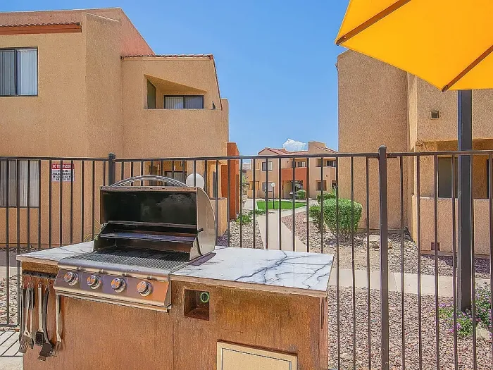 Outdoor barbecue Area in Puesta Del Sol Tucson AZ
