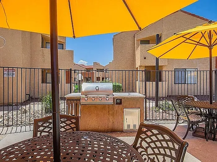 Outdoor barbecue Area in Puesta Del Sol Tucson AZ