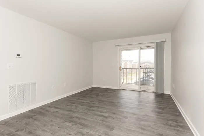 Hoosier Woods - Empty Living Room
