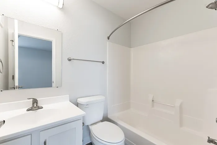 Hoosier Woods - White Bathroom