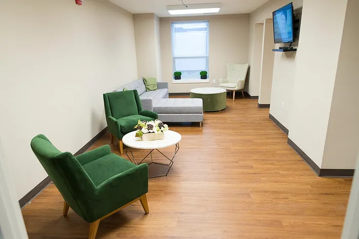 Lawrence Senior - Cozy Lounge