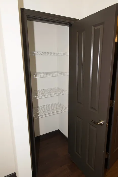 Morton School Senior - Wire Shelf Closet
