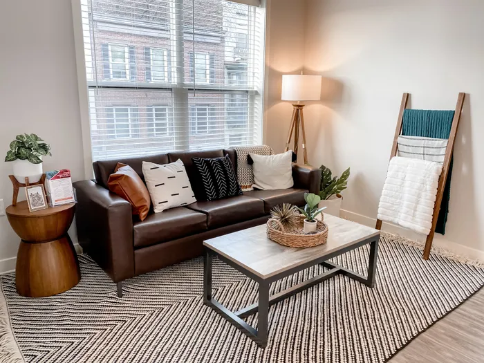 Lounge area Incite at Troy | Apartments near RPI