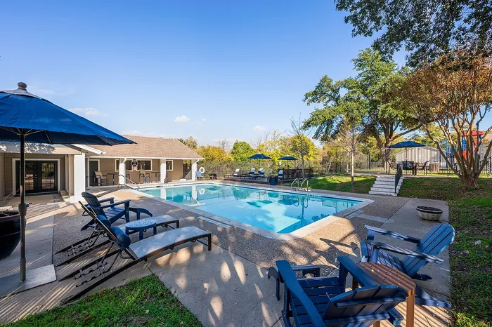 02_Hilltop_Amenities_PoolArea02