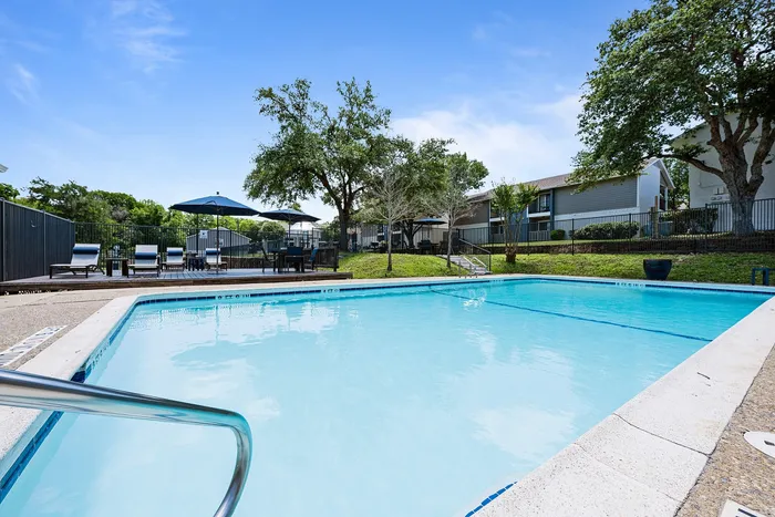 02_Hilltop_Amenities_PoolArea05