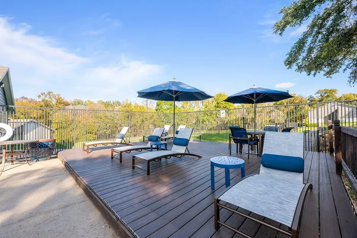 02_Hilltop_Amenities_PoolArea06