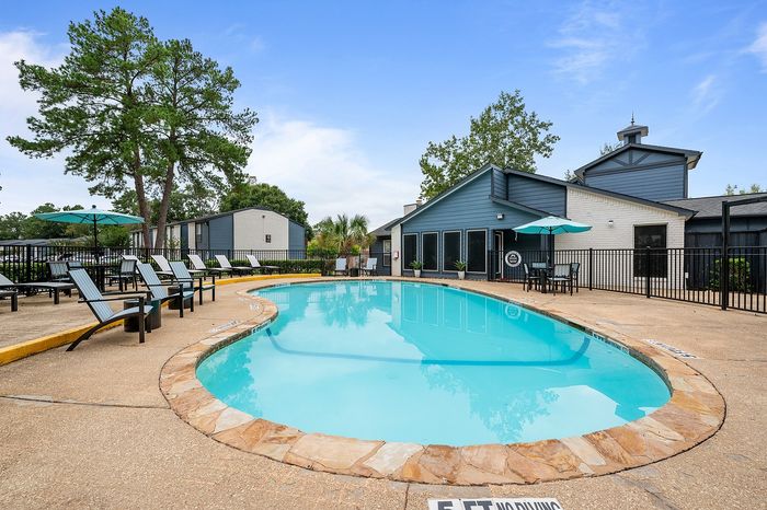 02bNorthsideHeights_Amenities_Pool02