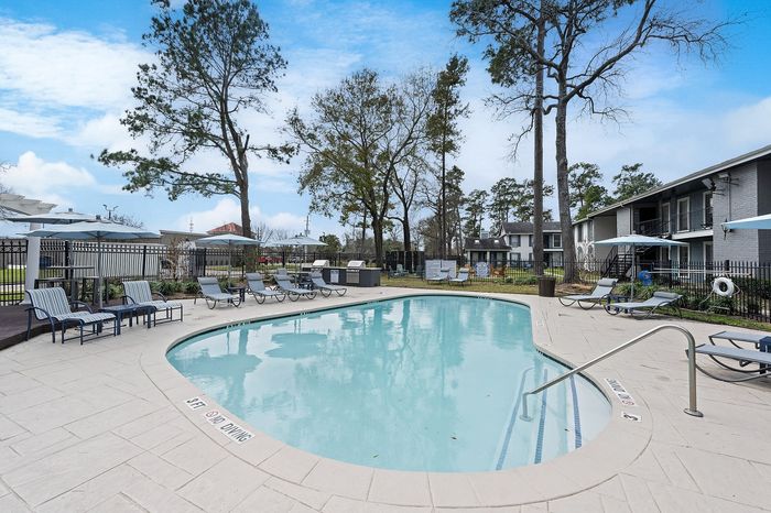 02b_Verena_Amenities_Pool02