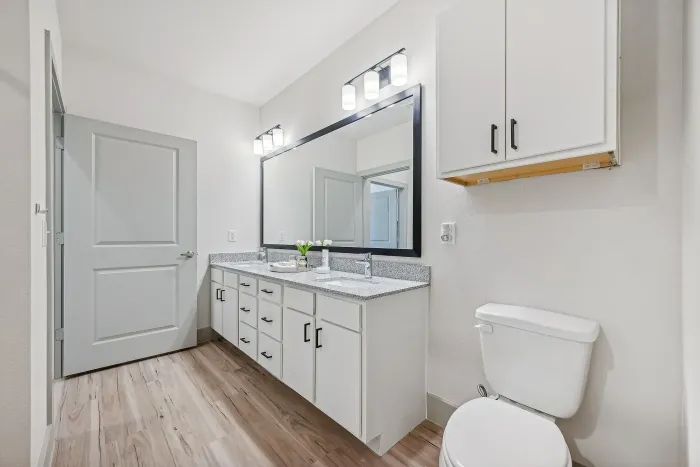 Model 1 bed- 1 bath Primary Bathroom