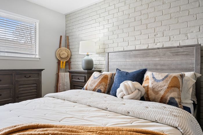 Solana - Cozy Bedroom