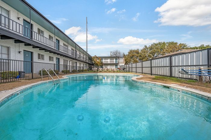 Solana - Outdoor Pool Area
