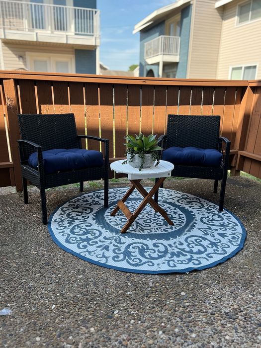 Solana - Cozy Patio Seating