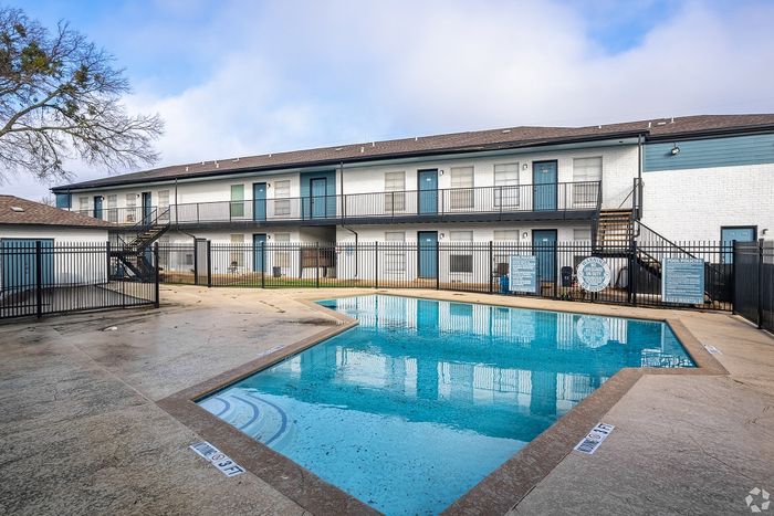 Solana - Outdoor Swimming Pool