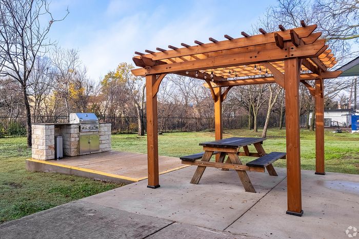 Solana - Outdoor Grill Area