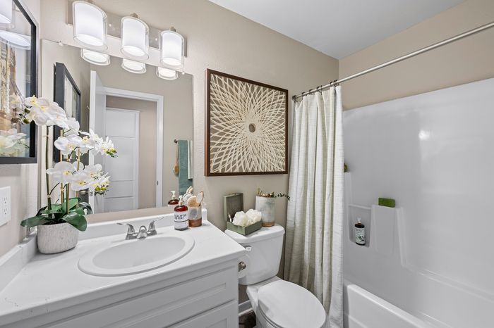 The Halston - Modern Bathroom