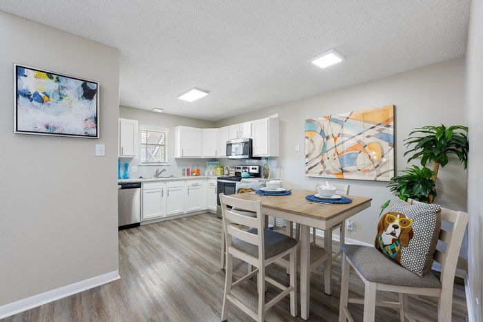 The Palm on SPID - Modern Kitchen