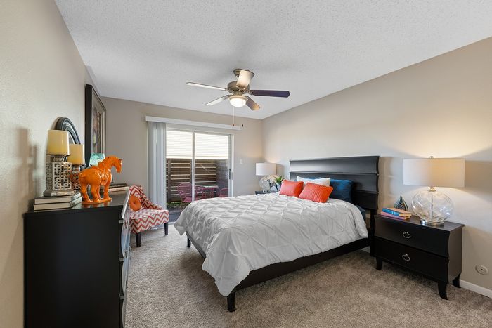The Palm on SPID - Cozy Bedroom