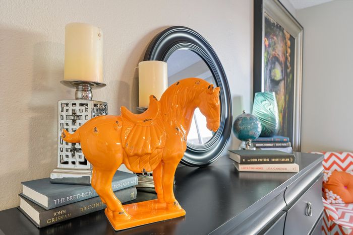 The Palm on SPID - Decorative Figurine