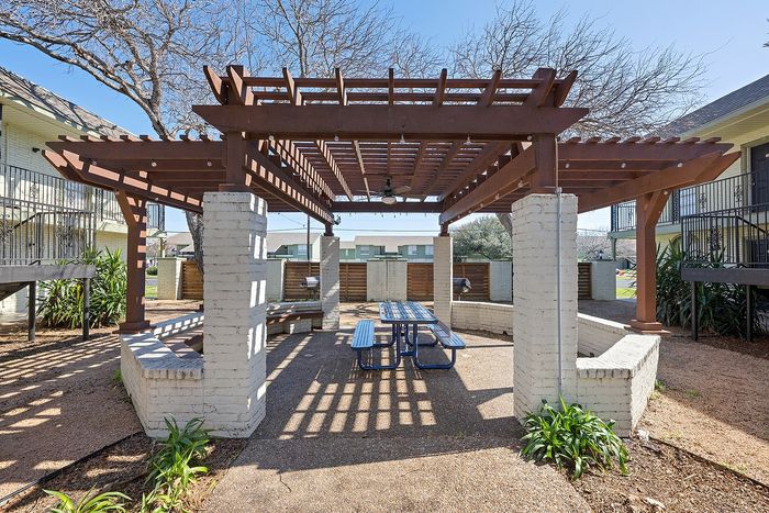 The Palm on SPID - Outdoor Pergola