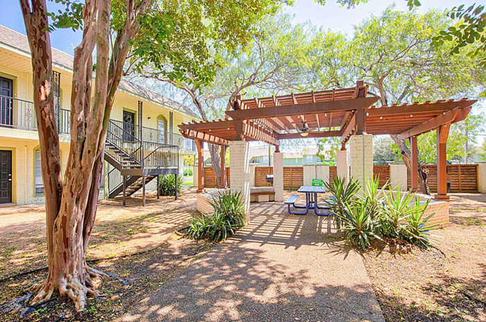 The Palm on SPID - Outdoor Pergola