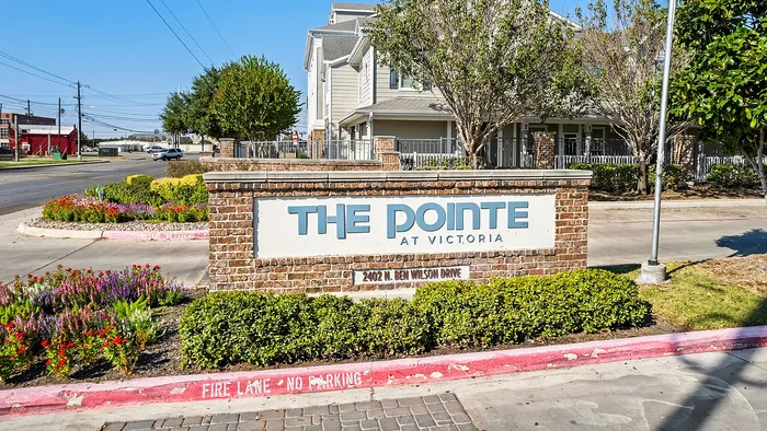 The Pointe at Victoria - Entrance Sign