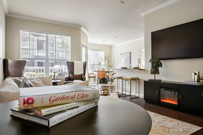 The Pointe at Victoria - Cozy Living Room