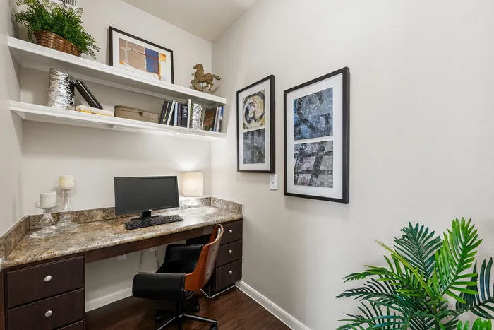 The Pointe at Victoria - Home Office